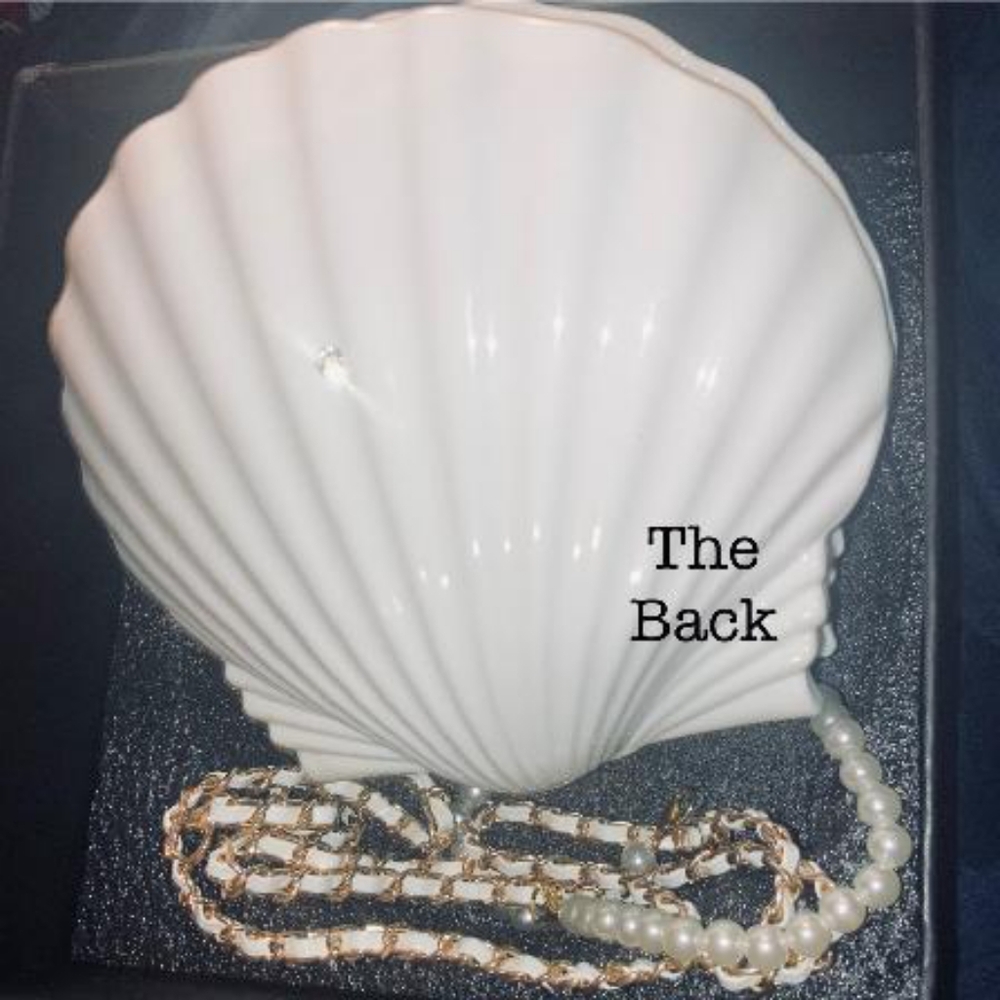 White Shell Clutch - Picture 3 of 3